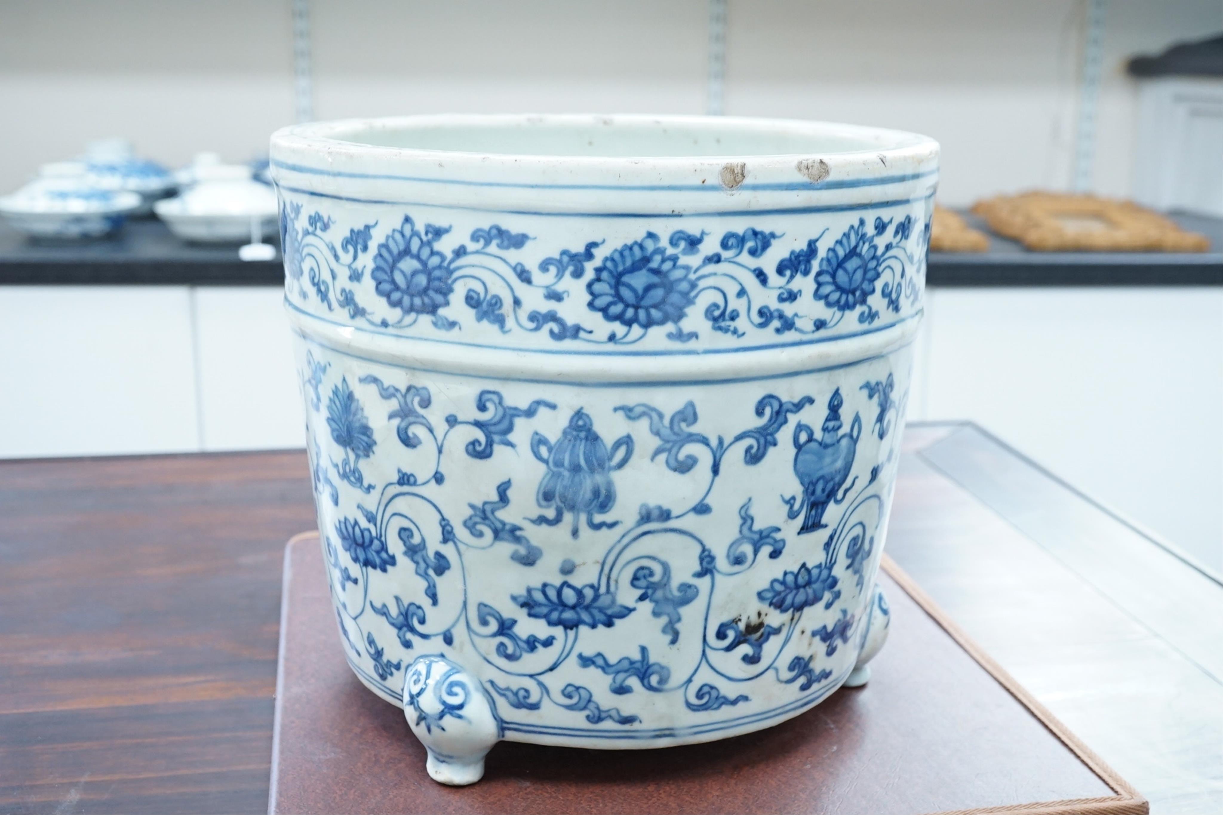 A large Chinese blue and white tripod censer, Ming Dynasty, 16th century
